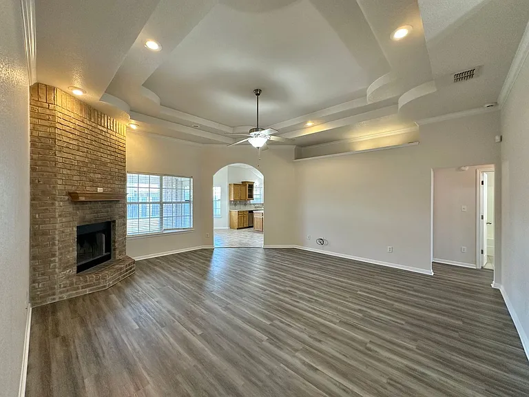 2709 Hydrangea Ave — Photo 3