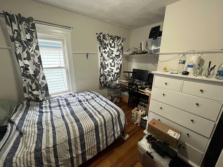 Cameron Ave — Photo 14