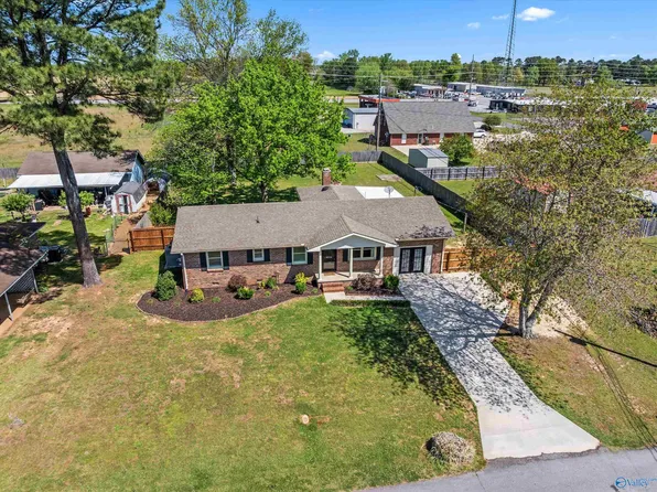 18516 Elles Dr, Athens, AL 35611