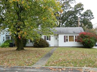 20 Windsor St, Fairfield, IL 62837