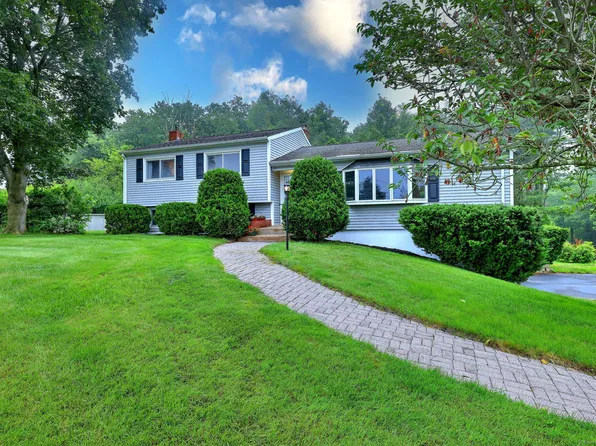 20 Celestial Lane, Wallingford, CT 06492