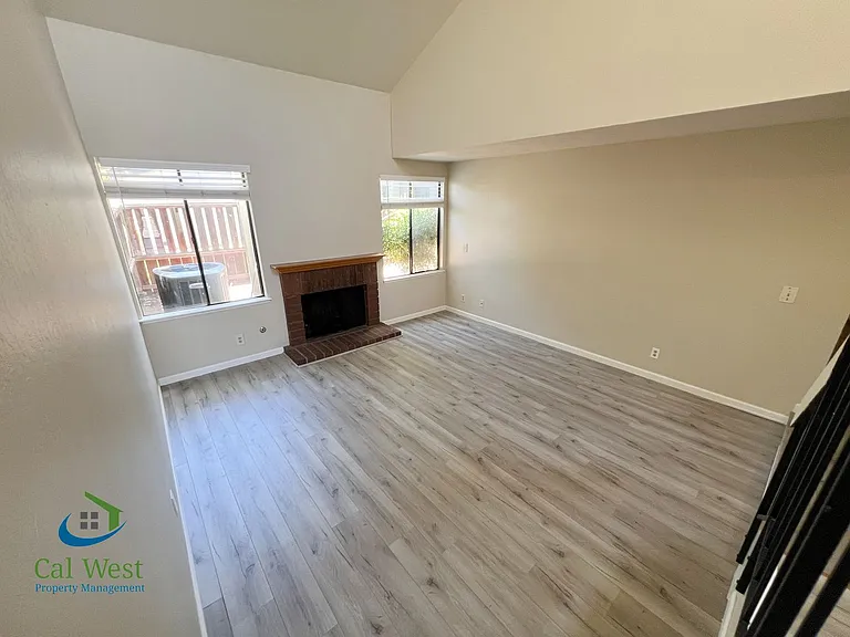 6547 Cobblestone Ct — Photo 6