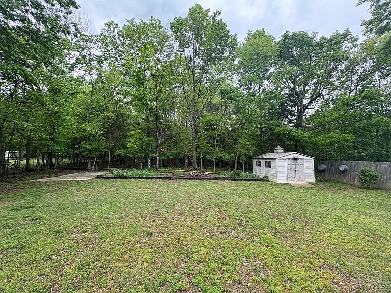 814 Royal Oaks Dr — Photo 11