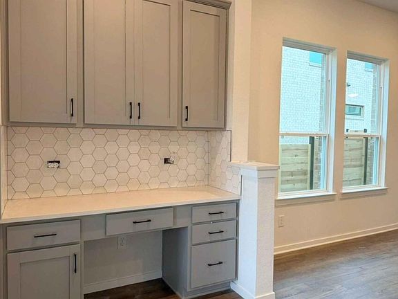 4th image of 405 Raleigh Dr