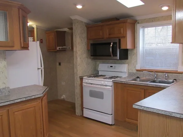 12 Cynthia Cir, Weymouth, MA 02188