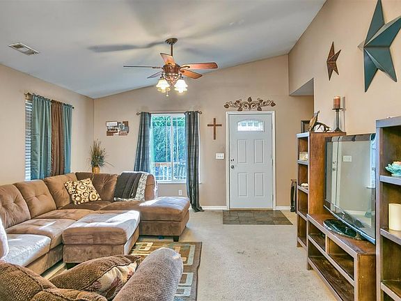 5th image of 125 Castaline Dr