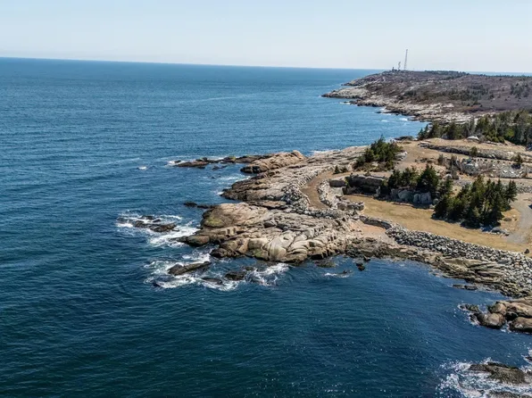 19 Humbolt Ln, Halifax, NS B3V 1J9