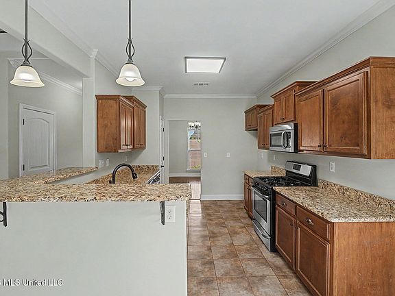 5th image of 1316 Heritage Cir