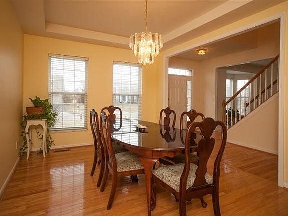 3rd image of 7891 Yellowwood Dr