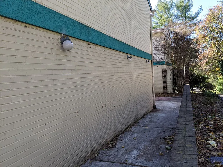 519 Bluff Ave SW — Photo 16