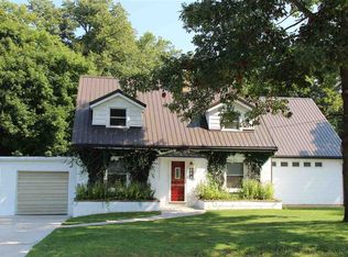736 Carroll Dr SE, Cedar Rapids, IA 52403