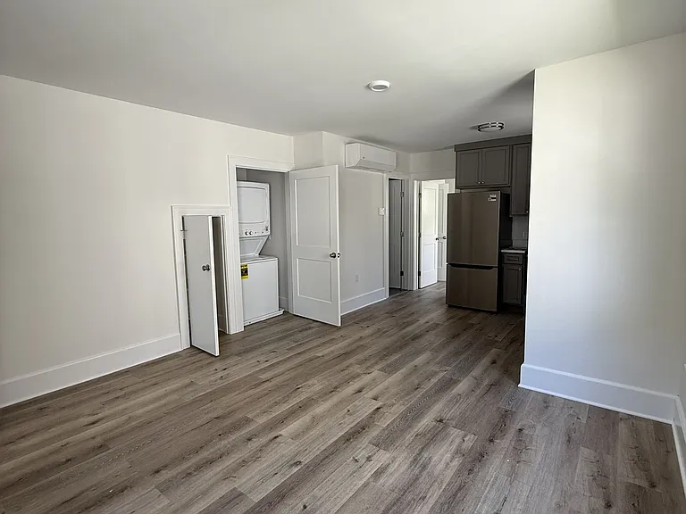1950 Main St #2 — Photo 4