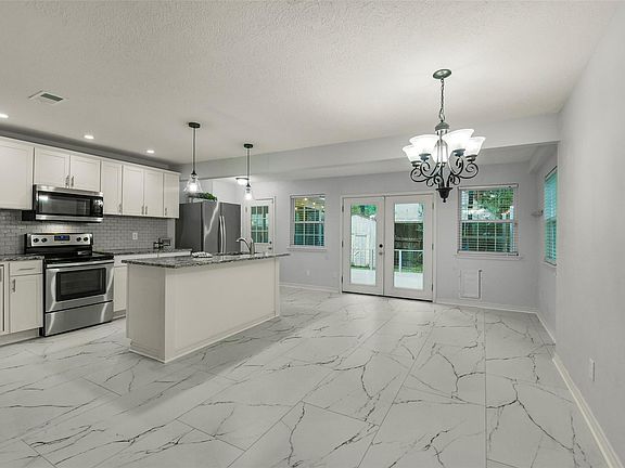 5th image of 1215 Tejas Blvd