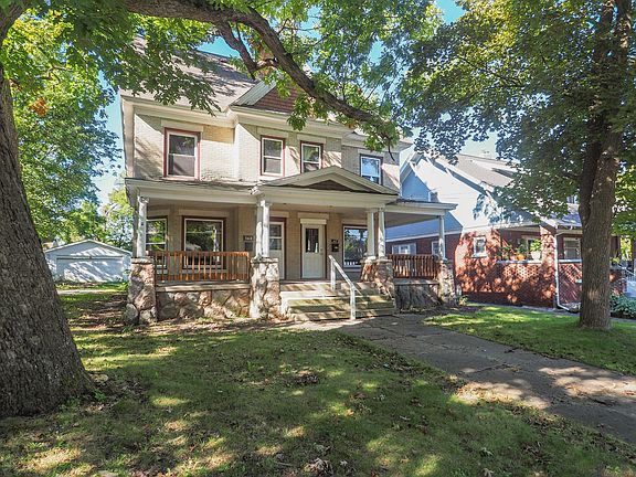 2nd image of 366 Main St #368