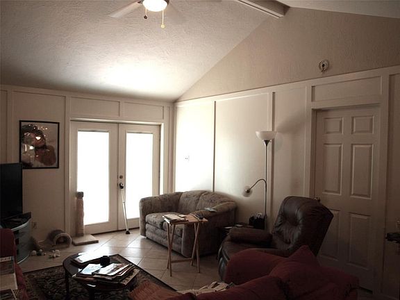 4th image of 2118 Cammy Ln