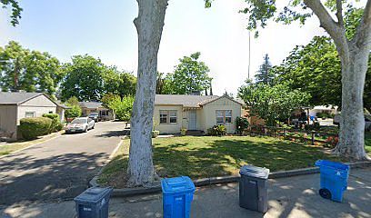 1st image of 543 Hawthorne St