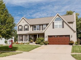 7012 Pleasant Ridge Dr SW, Cedar Rapids, IA 52404