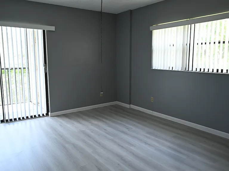 2700 Cove Cay Dr #4G — Photo 5