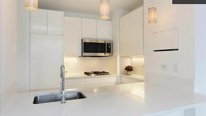 Rented by City Connections Realty | media 3