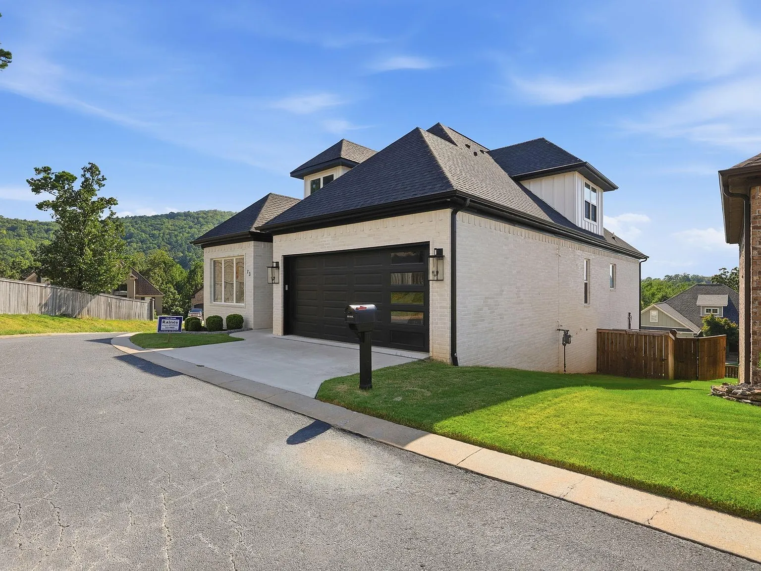 5 bed, 4.0 bath, 3180 sqft, $3,800 — Photo 3