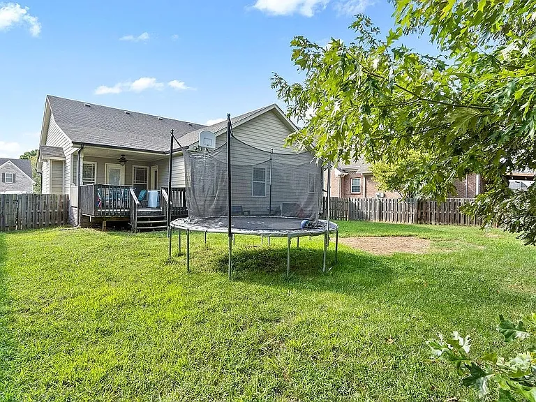 2231 Fairfax Dr — Photo 31
