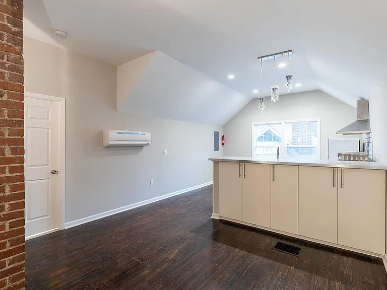 1550 Olympian Cir SW #3 — Photo 5