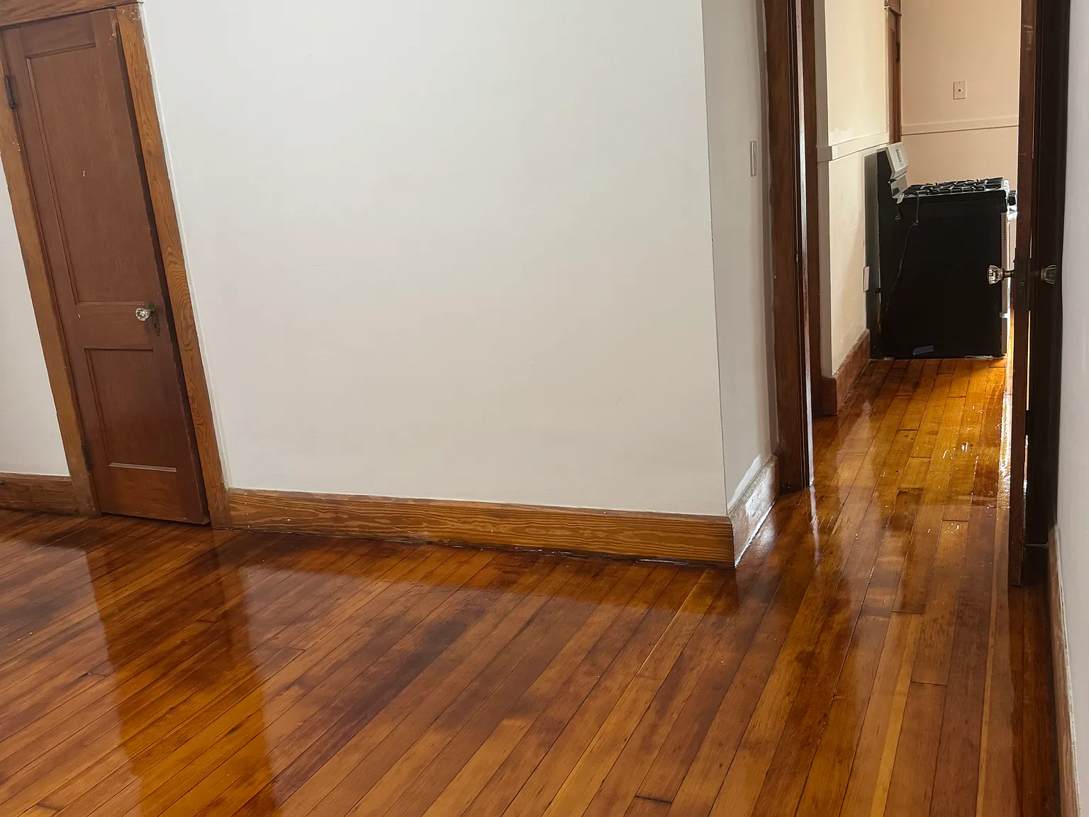 2 bed, 950 sqft, $1,700 — Photo 2