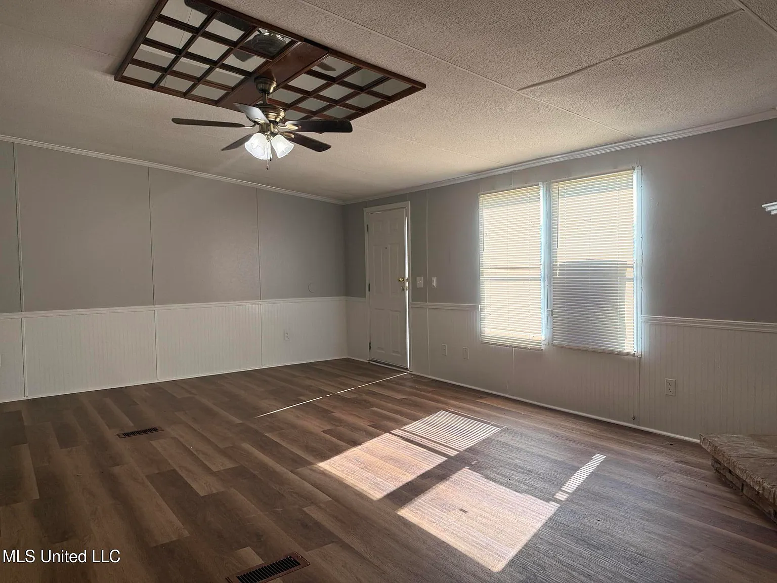 3 bed, 2.0 bath, 1792 sqft, $1,000 — Photo 3