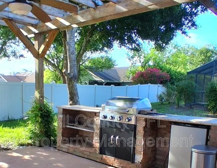 553 Walnut Grove Pl — Photo 24