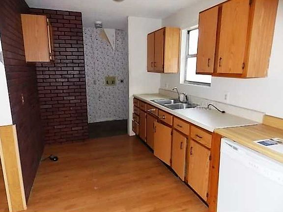 2nd image of 2035 2nd Ave