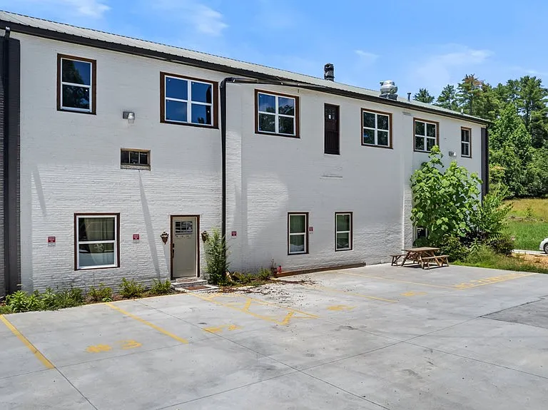 610 Madola Rd — Photo 3