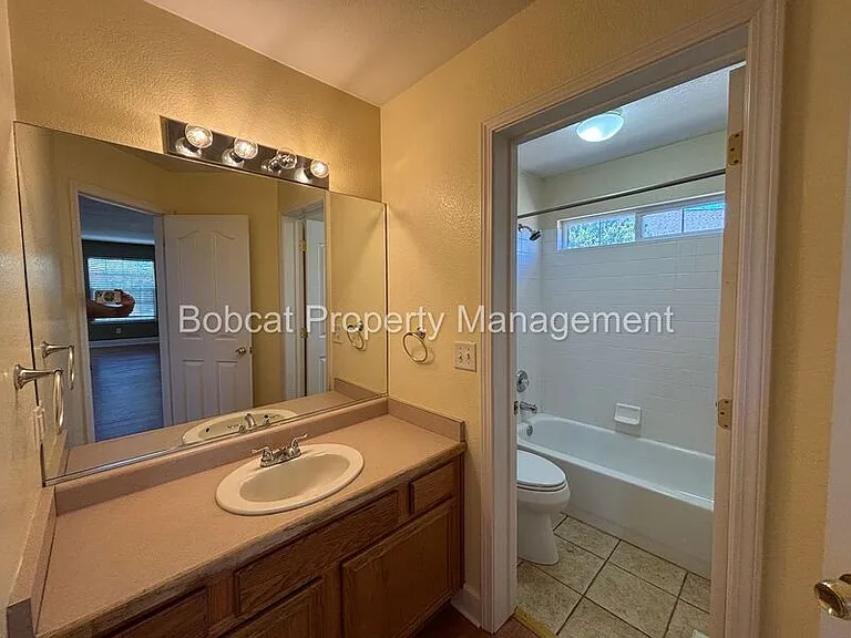 1477 Ridge Point Dr — Photo 21