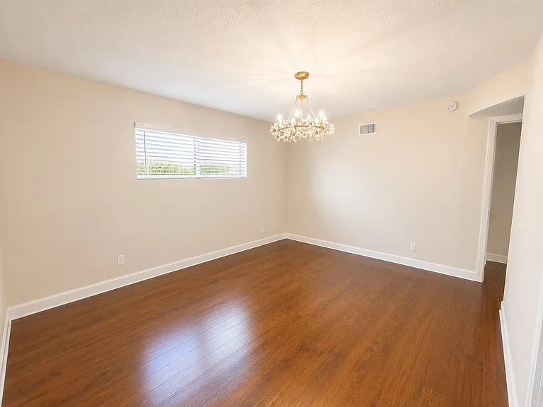 5920 Wilkinson Ave — Photo 19