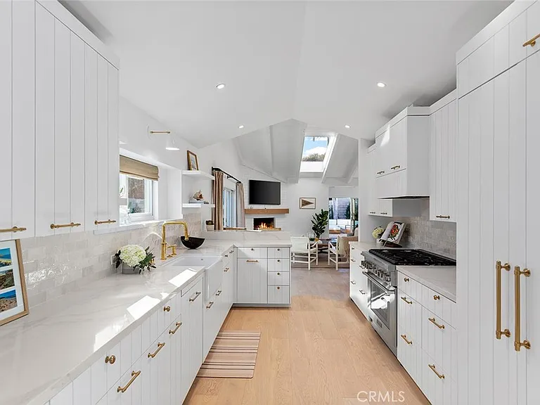 153 Emerald Bay — Photo 4