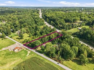 17 Maple Dr, Hermitage, PA 16148