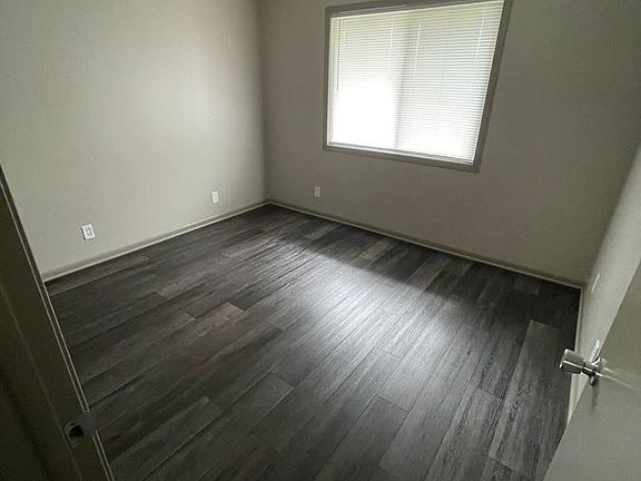 4th image of 315 Ash St #9