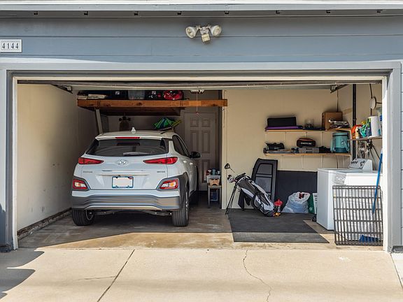 garage with washer / dryer