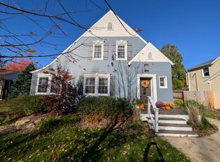 408 Grant St, Bettendorf, IA 52722