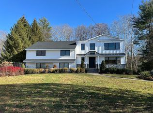94 Garry Rd, Closter, NJ 07624