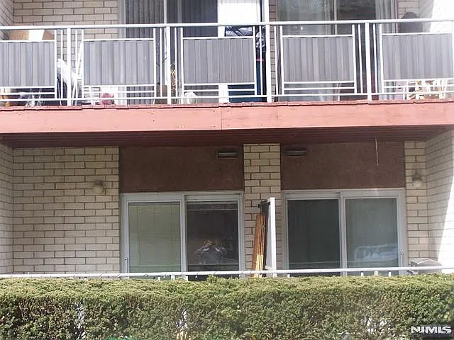 1111 River Rd #F2 — Photo 3