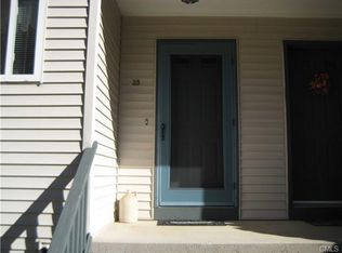 35 Ivy Grove Ct, Shelton, CT 06484