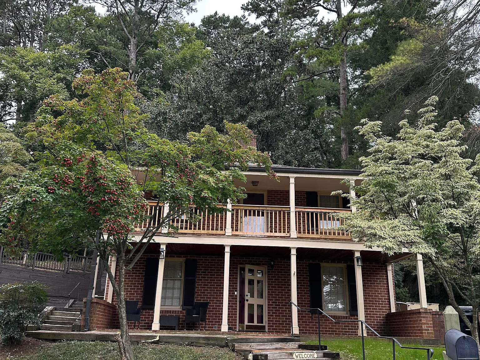 207 Carrsbrook Dr — Photo 2