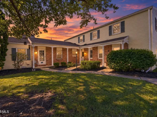160 Quail Rd APT 18, Perrysburg, OH 43551