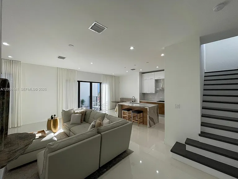 8283 NW 44th St — Photo 7