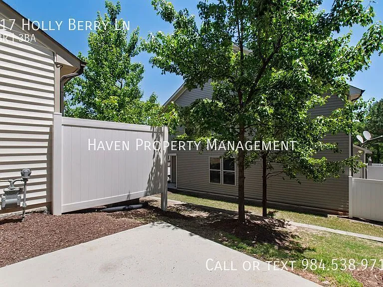 117 Holly Berry Ln — Photo 34