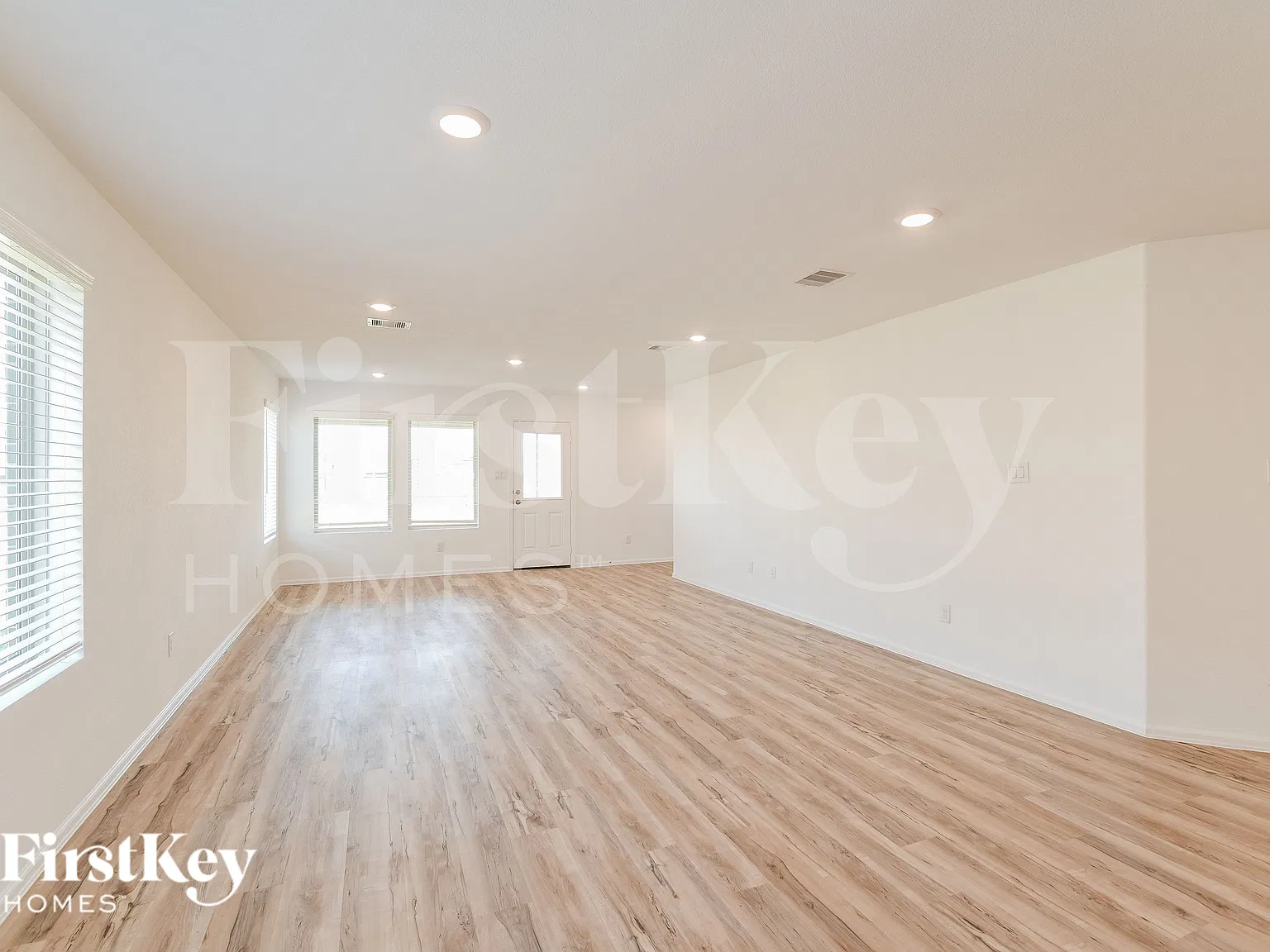 3 bed, 2.0 bath, 1522 sqft, $2,185 — Photo 4
