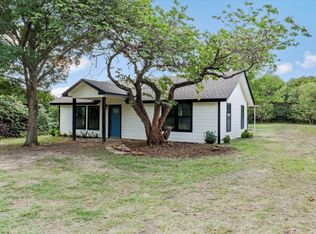 210 Spring Valley Ct, Springtown, TX 76082