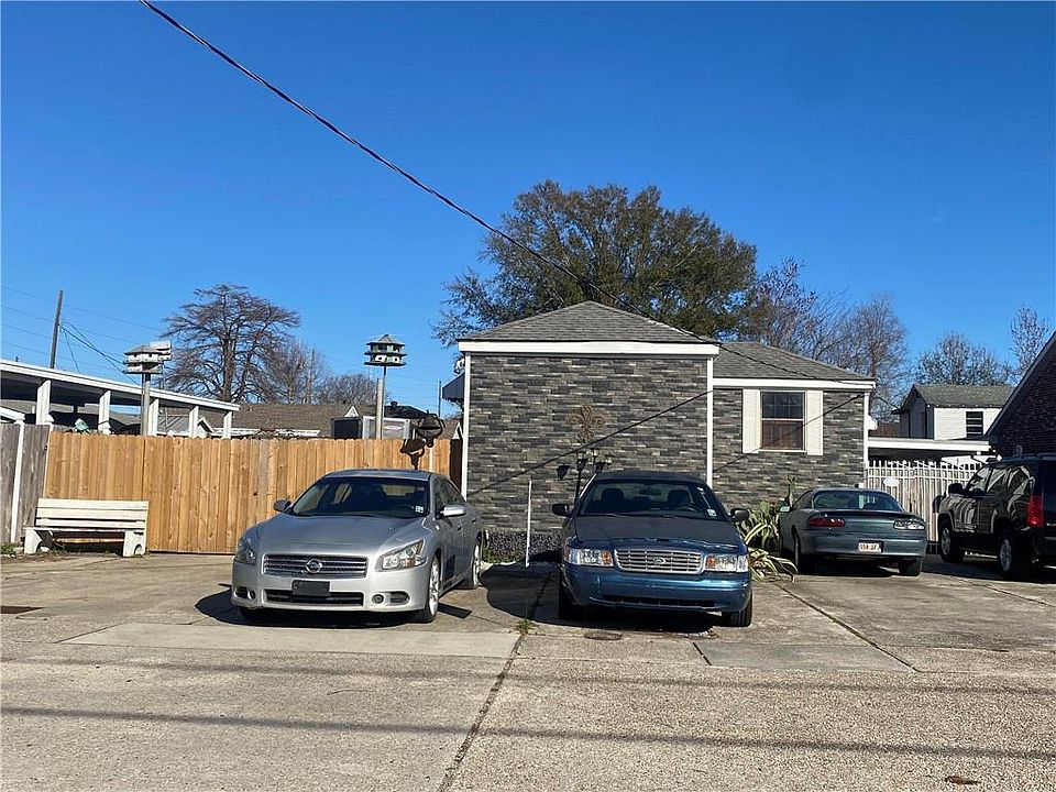 1st image of 809 Houma Blvd