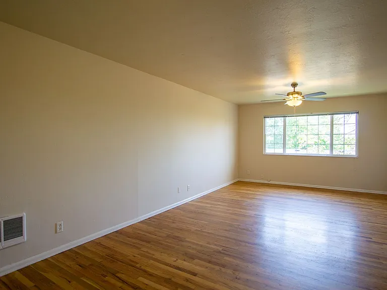 5025 S Corbett Ave #17 — Photo 3