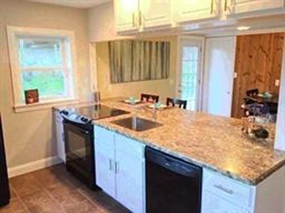 5th image of 10 Hamilton Dr
